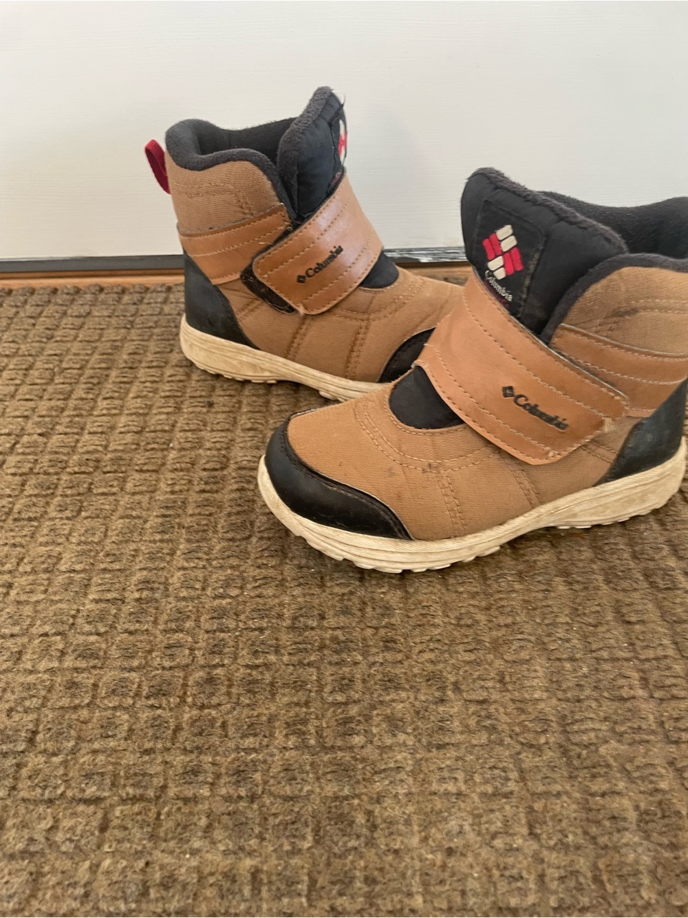 Columbia Fairbanks Kids Tan and Black Insulated Winter Boots